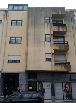 Edifício sito na Rua Oscar Silva - Porto